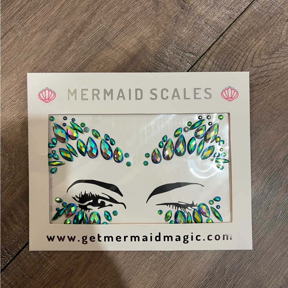 Mermaid Scales Face Gems
